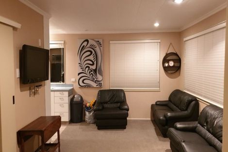 Photo of property in 64 Fifth Avenue, Urenui, 4377