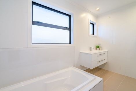 Photo of property in 143 Great North Road, Winton, 9720