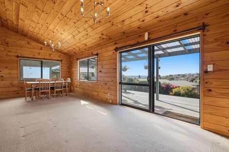 Photo of property in 27 Bateleur Close, Welcome Bay, Tauranga, 3112