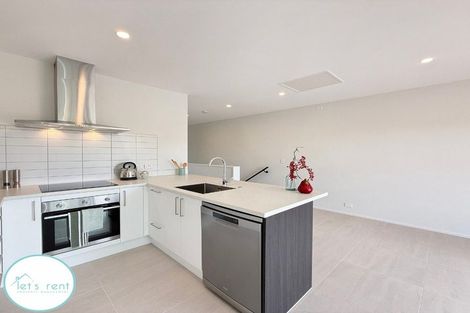 Photo of property in 2 Tara Lane, Manurewa, 2102