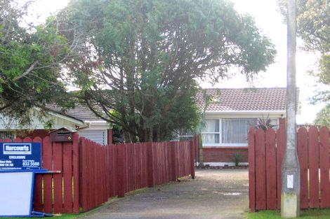 Photo of property in 5 Lilburn Crescent, Massey, Auckland, 0614