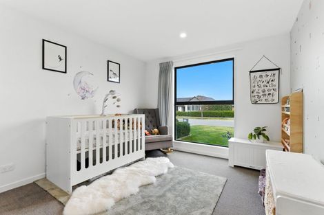 Photo of property in 33 Silver Peaks Drive, West Melton, 7618