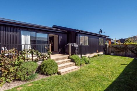 Photo of property in 19 Maize Street, Jacks Point, Queenstown, 9371