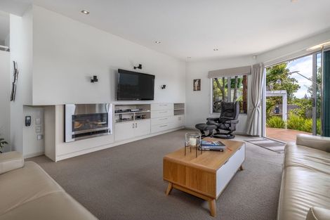 Photo of property in 12 Charlotte Way, Raumati South, Paraparaumu, 5032
