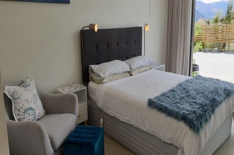 Photo of property in 8 Bovett Place, Wanaka, 9305