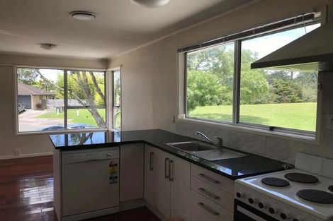Photo of property in 15 Pixie Place, Pakuranga Heights, Auckland, 2010