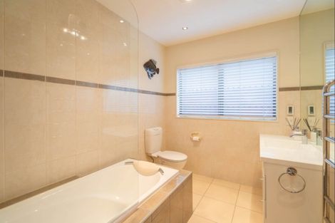 Photo of property in 58 Golf Road, Paraparaumu Beach, Paraparaumu, 5032