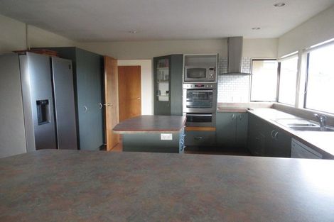 Photo of property in 37 Guildford Drive, Paraparaumu, 5032