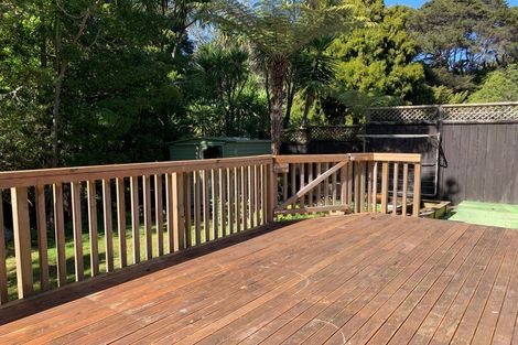 Photo of property in 2/6 Sonnenberg Way, Titirangi, Auckland, 0604