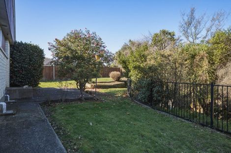 Photo of property in 1/98a Lake Terrace Road, Burwood, Christchurch, 8061