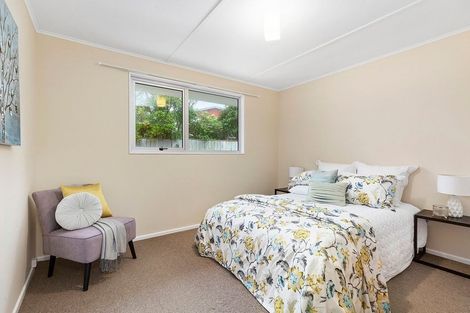 Photo of property in 169a Newlands Road, Newlands, Wellington, 6037