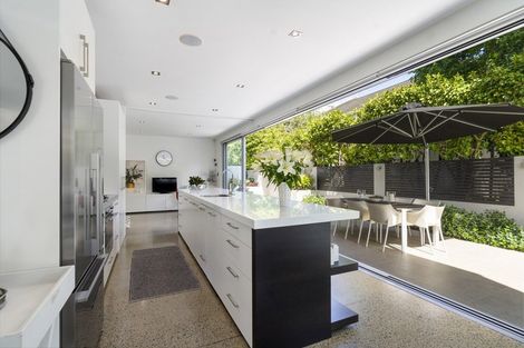 Photo of property in 21 West End Road, Herne Bay, Auckland, 1022