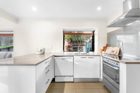 Photo of property in 1/22 Roseberry Avenue, Birkenhead, Auckland, 0626