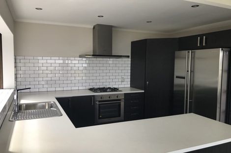 Photo of property in 6 Oakleigh Street, Maungaraki, Lower Hutt, 5010