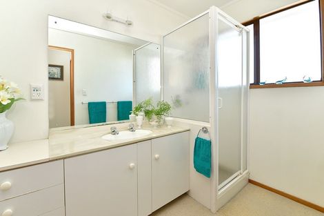 Photo of property in 1/9 Red Beach Road, Red Beach, 0932