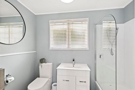 Photo of property in 3 Sumich Place, West Harbour, Auckland, 0618