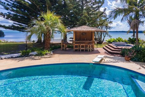 Photo of property in 349 Clifton Road, Whitford, Howick, 2571