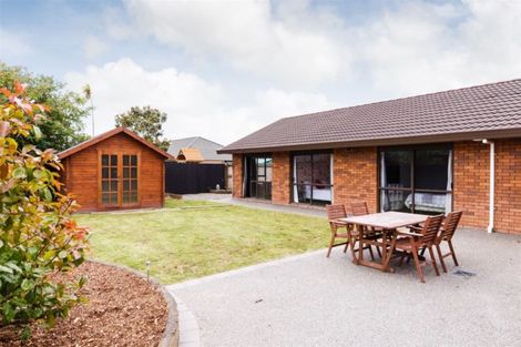 Photo of property in 77 Pacific Drive, Fitzherbert, Palmerston North, 4410