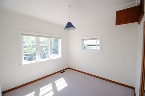 Photo of property in 41 Farm Road, Northland, Wellington, 6012