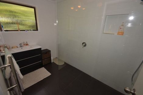 Photo of property in 17a Kowhai Grove, Waikanae, 5036