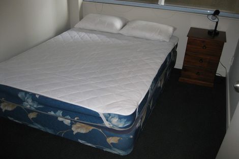 Photo of property in Terrace Tower Apartments, 4a/126 The Terrace, Wellington Central, Wellington, 6011