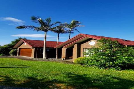 Photo of property in 14 Maryann Place, Greenhithe, Auckland, 0632