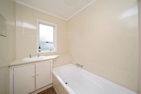 Photo of property in 47 Glover Road, Hawera, 4610