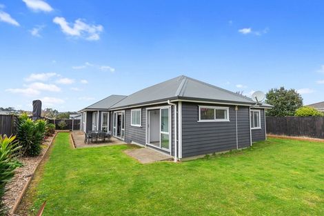 Photo of property in 14 Malbec Place, Huapai, Kumeu, 0810