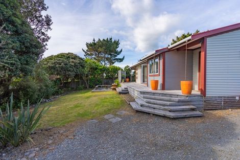 Photo of property in 52 Rutherford Drive, Waikanae Beach, Waikanae, 5036