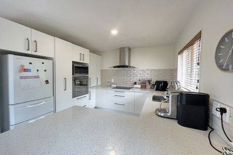 Photo of property in 3/57 Gladstone Road, Northcote, Auckland, 0627