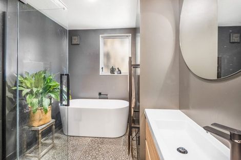 Photo of property in 121a Wexford Road, Miramar, Wellington, 6022