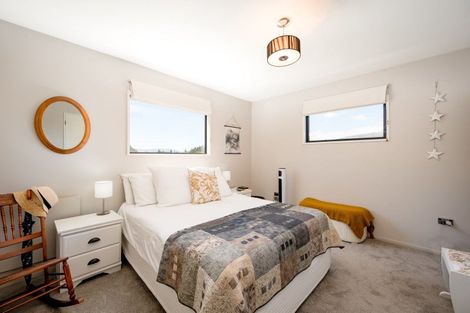 Photo of property in 16 Plantation Road, Wanaka, 9305