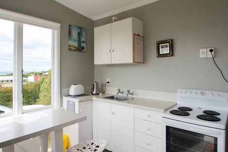 Photo of property in 16 Stirling Street, Kakanui, Oamaru, 9495