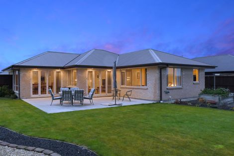 Photo of property in 11 Walnut Way, Rangiora, 7400