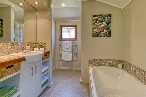 Photo of property in 2 Ritchie Place, Havelock North, 4130