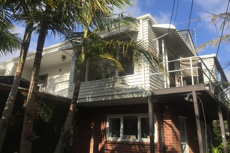 Photo of property in 1/1 Sylvan Park Avenue, Milford, Auckland, 0620