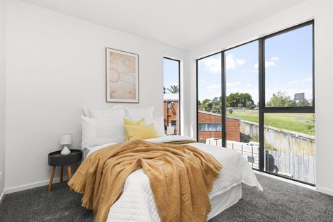 Photo of property in 20f Fairdene Avenue, Henderson, Auckland, 0610