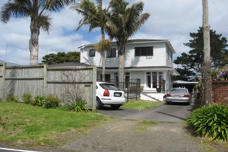 Photo of property in 1 Ferry Parade, Herald Island, Auckland, 0618