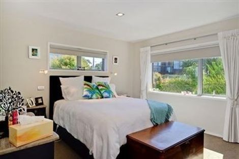 Photo of property in 2/91 Aberdeen Road, Castor Bay, Auckland, 0620