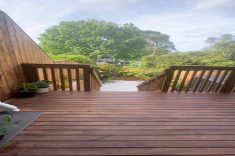 Photo of property in 17 Morihana Close, Glen Eden, 0602