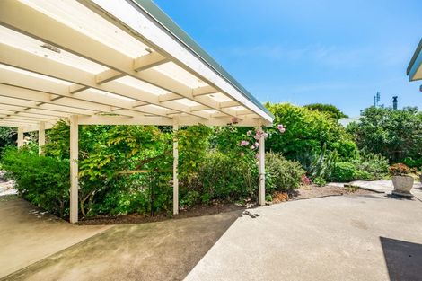 Photo of property in 20 Freyberg Crescent, Waikanae Beach, Waikanae, 5036
