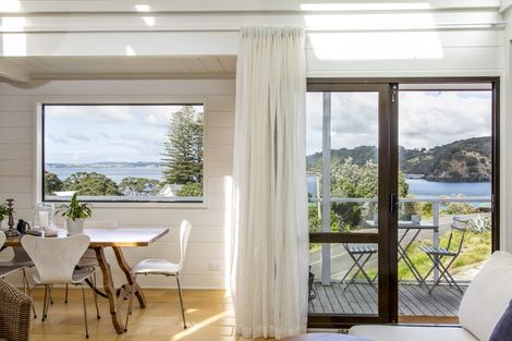 Photo of property in 47 Grand View Road, Leigh, 0985