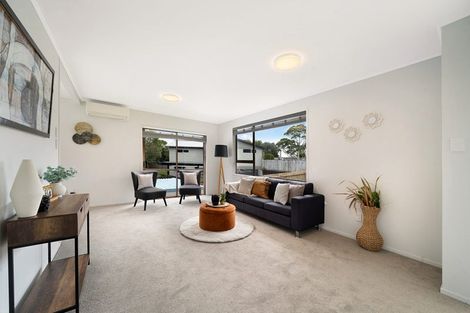Photo of property in 11 Pimento Place, New Lynn, Auckland, 0600