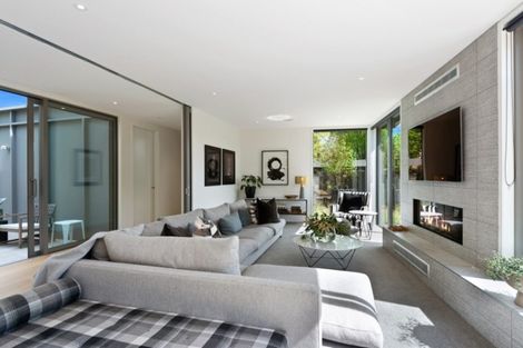 Photo of property in 1 Wood Lane, Fendalton, Christchurch, 8014