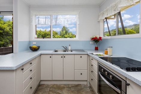 Photo of property in 9 Montana Road, Totara Park, Upper Hutt, 5018