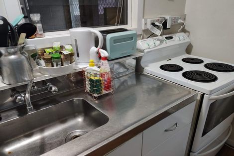 Photo of property in 2/45 College Road, Northcote, Auckland, 0627