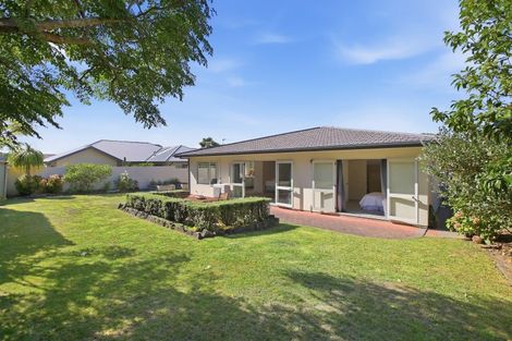 Photo of property in 5 Kawaroa Close, New Plymouth, 4310