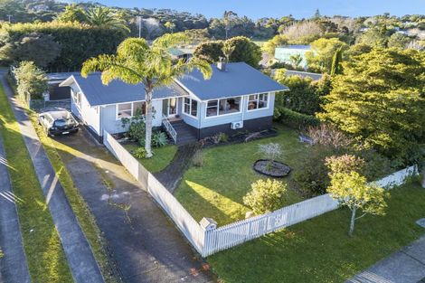 Photo of property in 60 Hilling Street, Titirangi, Auckland, 0604