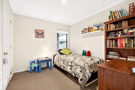 Photo of property in 72a Farquhar Road, Glendene, Auckland, 0602