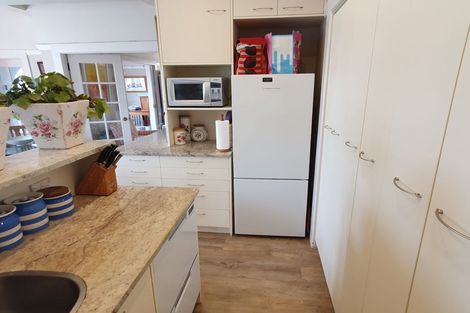 Photo of property in Inverleith House, 306 Oriental Parade, Oriental Bay, Wellington, 6011